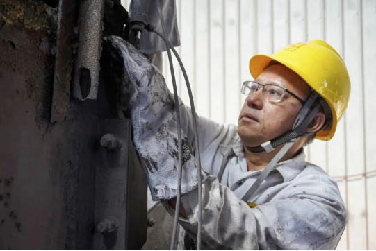 leyu乐鱼·官方web站登录入口员工陈用利:喜报 | leyu乐鱼·官方web站登录入口员工陈用利被授予“海南省劳动模范称号”