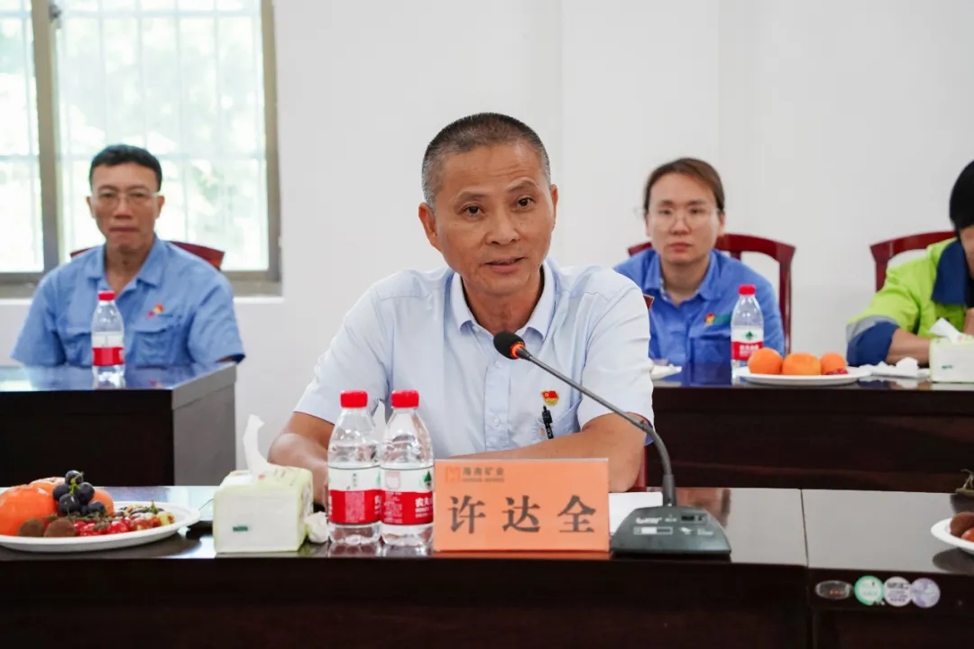 1719828004761745.jpg leyu乐鱼·官方web站登录入口召开“七一”座谈会3.jpg