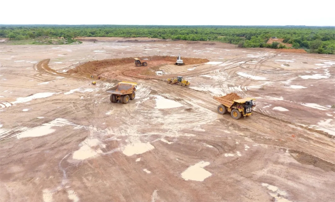 1720170291568241.jpg 马里锂矿项目举行采矿剥离工程启动仪式2.jpg